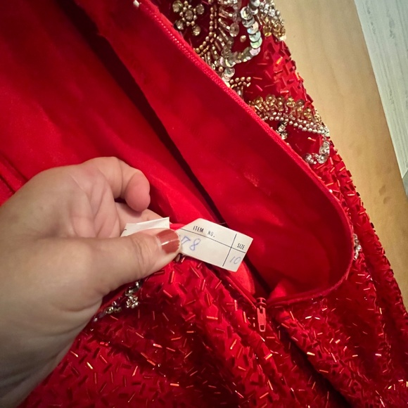 Red sequined formal - Picture 7 of 7